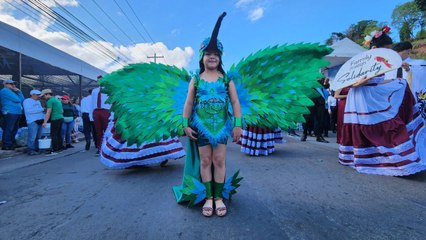 Fiestas Patrias - inicio de desfiles por parte de los colegios