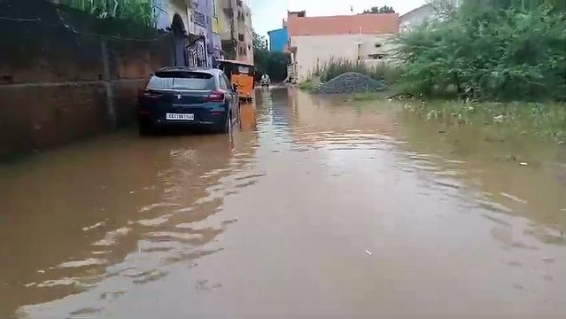 भादो में जमकर बरसे बादल, रातभर हुई बारिश से कई क्षेत्र हुए जलमग्न, आवागमन हुआ ठप