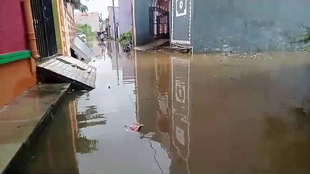 भादो में जमकर बरसे बादल, रातभर हुई बारिश से कई क्षेत्र हुए जलमग्न, आवागमन हुआ ठप