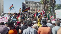 Milhares de sírios protestam contra regime de Assad