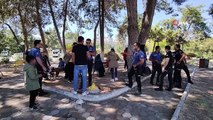 Kuşadası'na düğüne katılmak için gelen düzensiz göçmenler gözaltına alındı