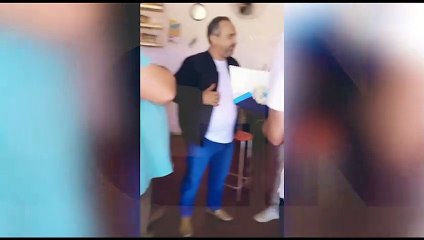 Prefeito de Quedas é encontrado em bar onde funcionaria seu "gabinete" para assinar notificação de cassação