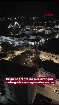 Briga na frente de pub avançou madrugada com agressões na rua