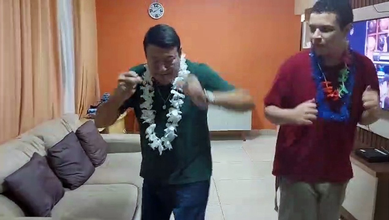 Luis Henrique e Vovô Valdivino Dançando Galera do Anterior