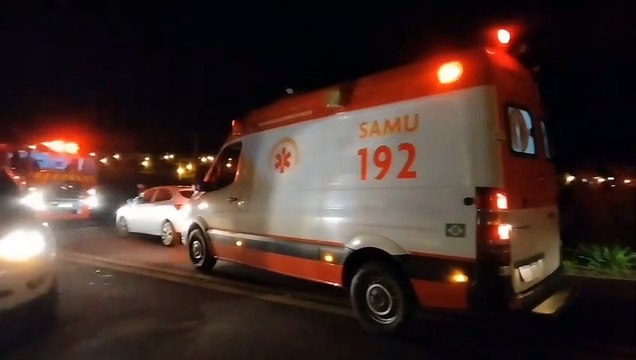 Colisões entre três veículos deixam quatro feridos em Umuarama, entre eles três crianças