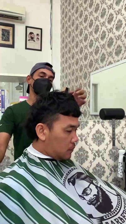 French crop x mullet hairstyle