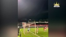 Kadın futbolunda ilginç gol: Kaleci vuruşu yaparken gol yedi