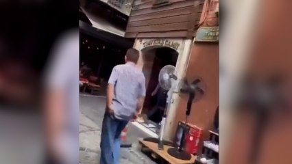 Eminönü'nde bir caminin imamı A Milli Kadın Voleybol Takımı'na yönelik tepki çeken sözler söyledi