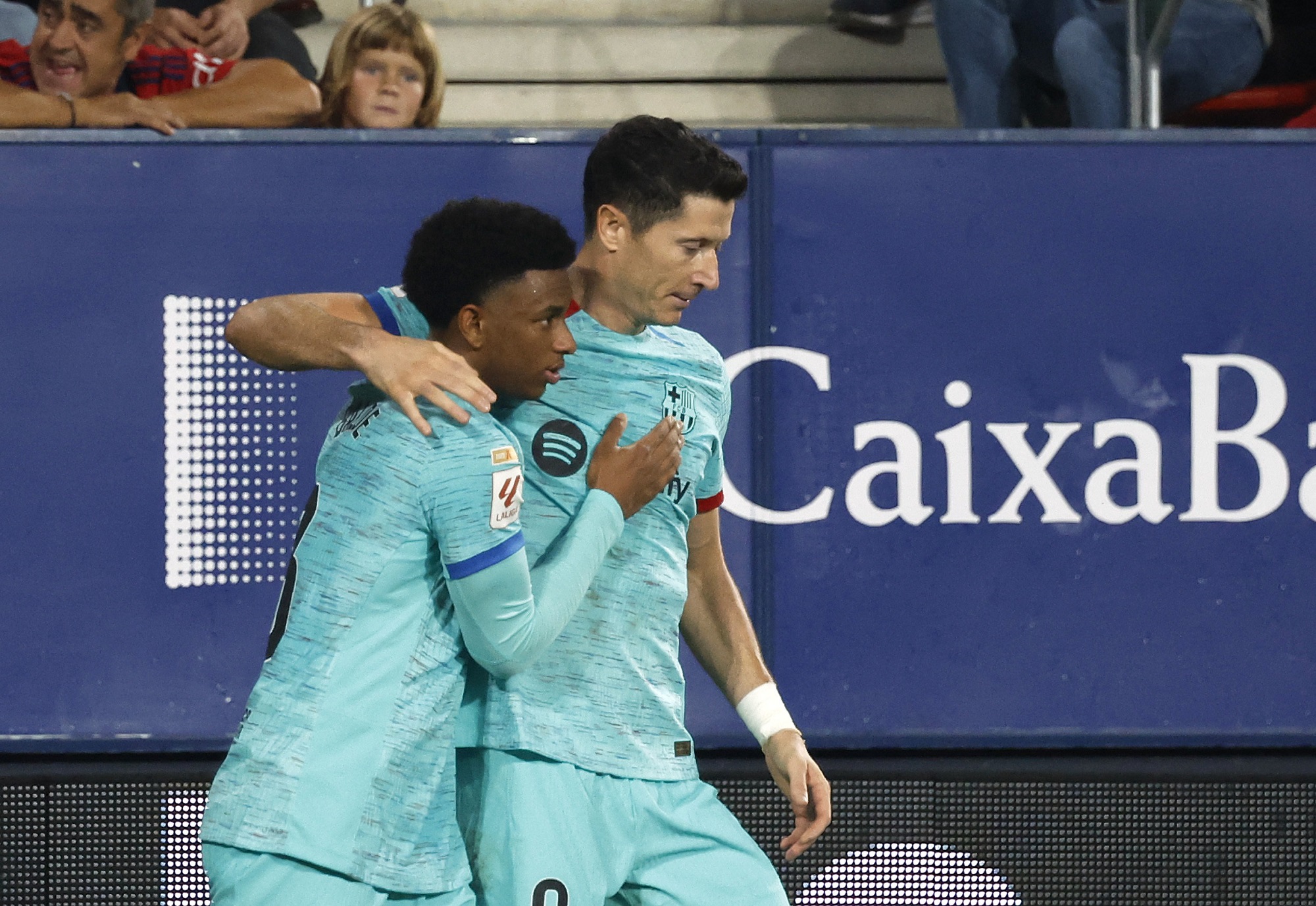 برشلونة يواجه ريال بيتيس في مباراة مهمة
