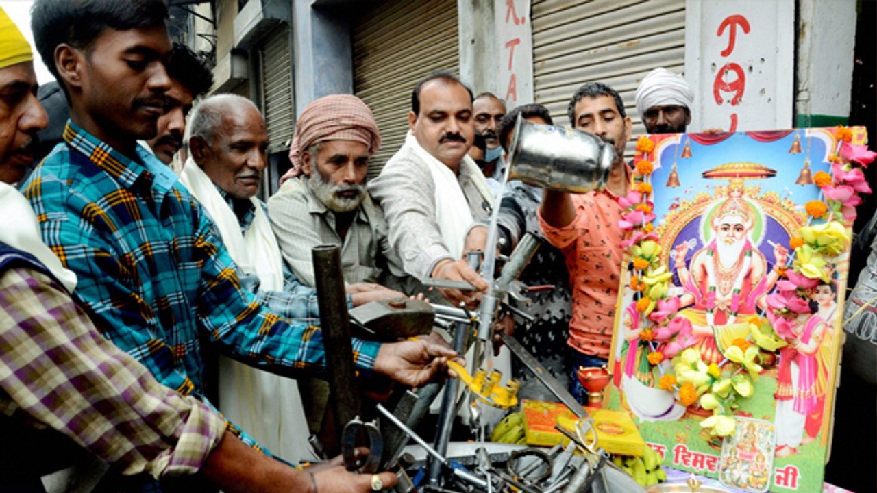 Vishwakarma Puja 2023: विश्वकर्मा पूजा के दिन क्या करना चाहिए क्या नहीं | Boldsky