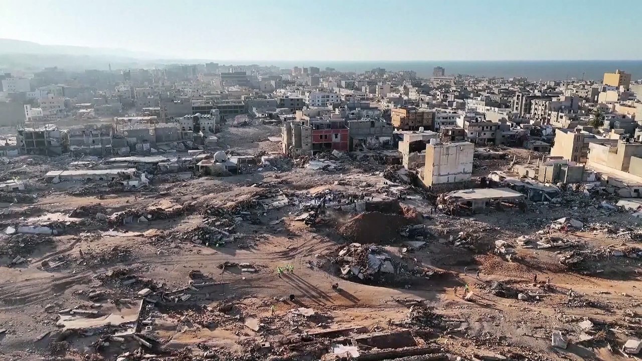 Libya'da sel felaketi: Harabeye dönen Derne şehrinde 2 binden fazla bina yıkıldı
