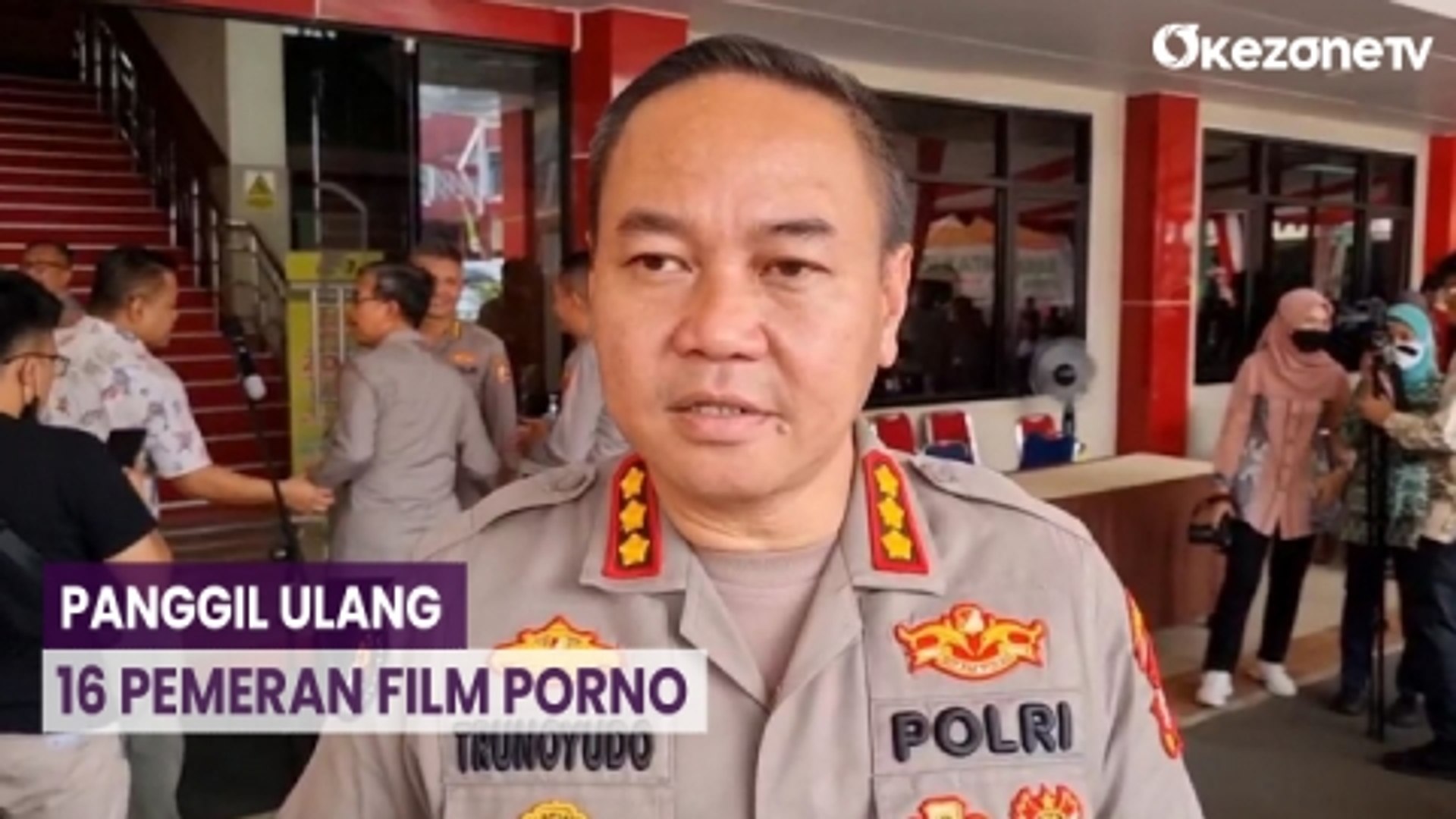 Polda Metro Jaya Panggil Ulang 16 Pemeran Film Porno pada Selasa Mendatang  - video Dailymotion