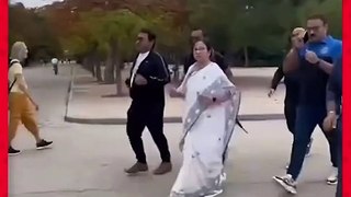 Mamata Banerjee jogging in Sari साड़ी और चप्पल में Bengal CM  ने Madridमें लगाई  दौड़ #india #shorts