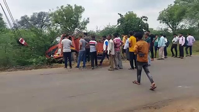 दौसा. घेराबंदी कर गौ तस्कर पकड़े, फायरिंग में एक तस्कर के पैर में गोली लगी