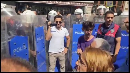 AYM kararına rağmen Cumartesi Anneleri gözaltına alındı: Evladımı istiyorum!