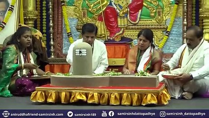 Poojan of Shree Valukeshwar Linga  Sadguru Aniruddha Bapu