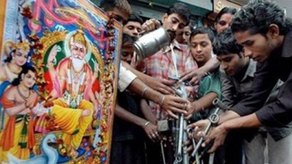 Vishwakarma Puja 2023: विश्वकर्मा पूजा के दिन क्या दान करना चाहिए | Boldsky