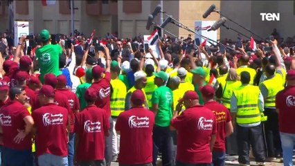 الرئيس السيسي يصل محافظة بني سويف ويلتقي اهالي القرية