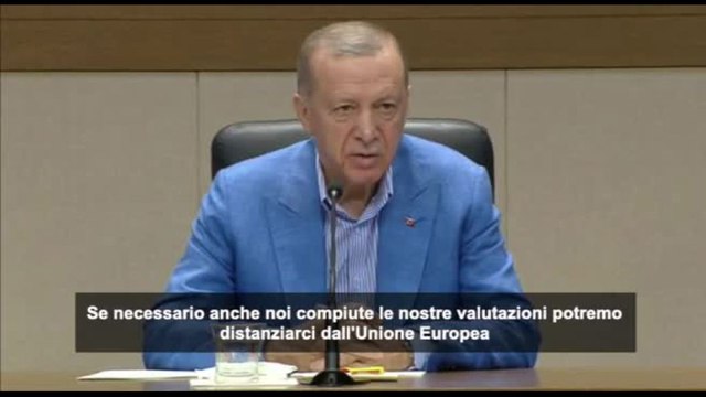 Erdogan accusa l'Unione Europea di allontanarsi dalla Turchia