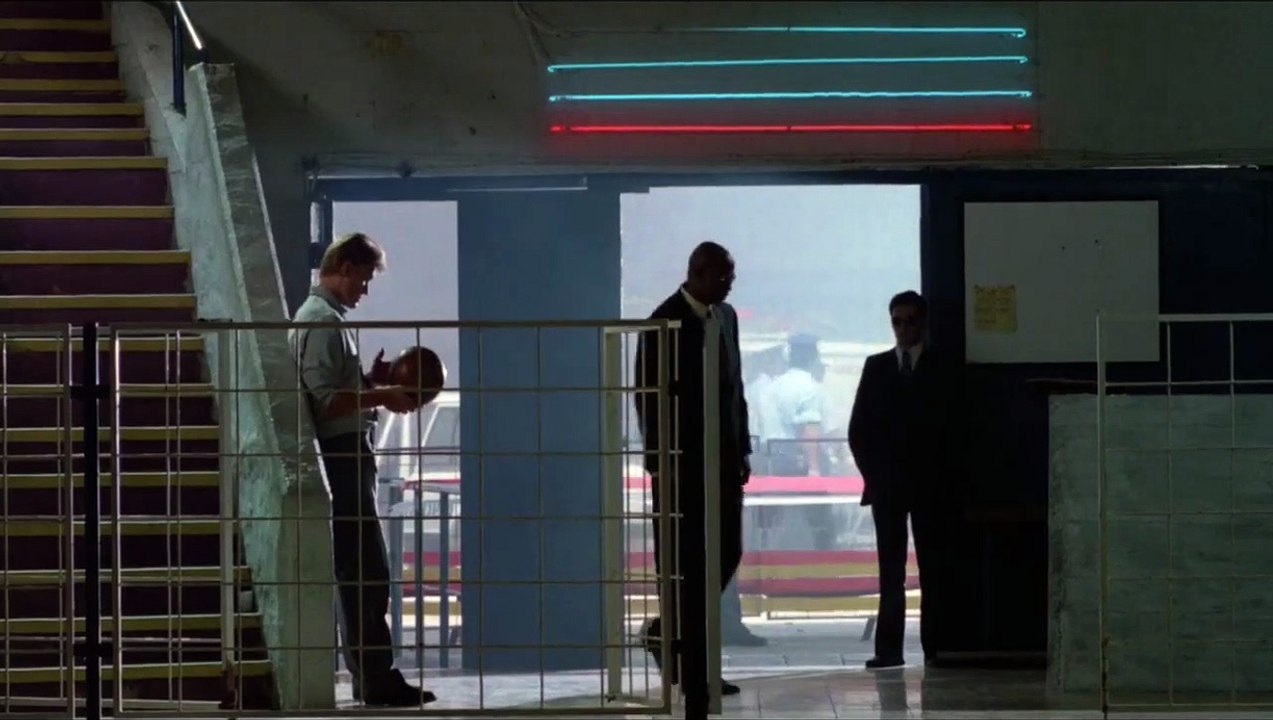 Envoyé spécial Bande-annonce (EN)