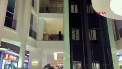 AVM'de intihar: 19 yaşındaki kız ölüme atladı