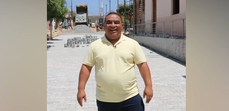 Marcos Eron fala da obra de pavimentação em intertravado na cidade de Monte Horebe