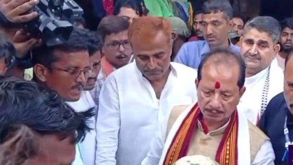 मुजफ्फरपुर: नाव हादसा शिकार के पीड़ित परिवार से मिले नेता प्रतिपक्ष, कही यह बड़ी बात