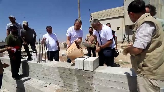 Bosna halkı Suriye’de depremin yaralarını sarıyor