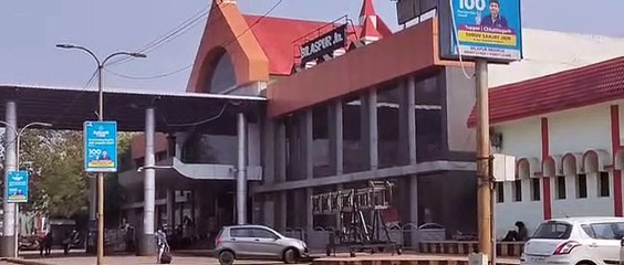 Railway officials and children spread the message of cleanliness through Prabhat Pheri