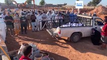 Libia entierra a miles de cadáveres acumulados por las inundaciones mientras sigue la investigación