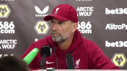 La reacción de Klopp cuando un niño le pide un autógrafo en plena rueda de prensa