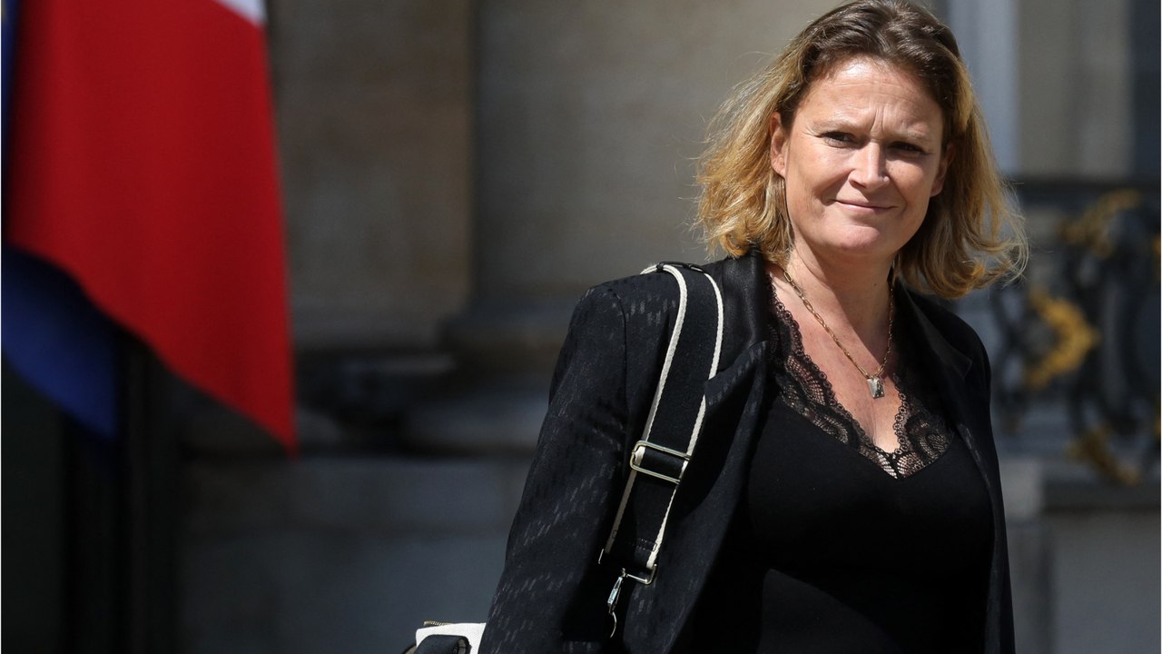 Voici - Olivia Grégoire propose des cours de cuisine pour lutter contre l’inflation, les internautes réagissent