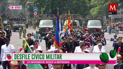 Delegaciones extranjeras desfilan en el Zócalo de CdMx