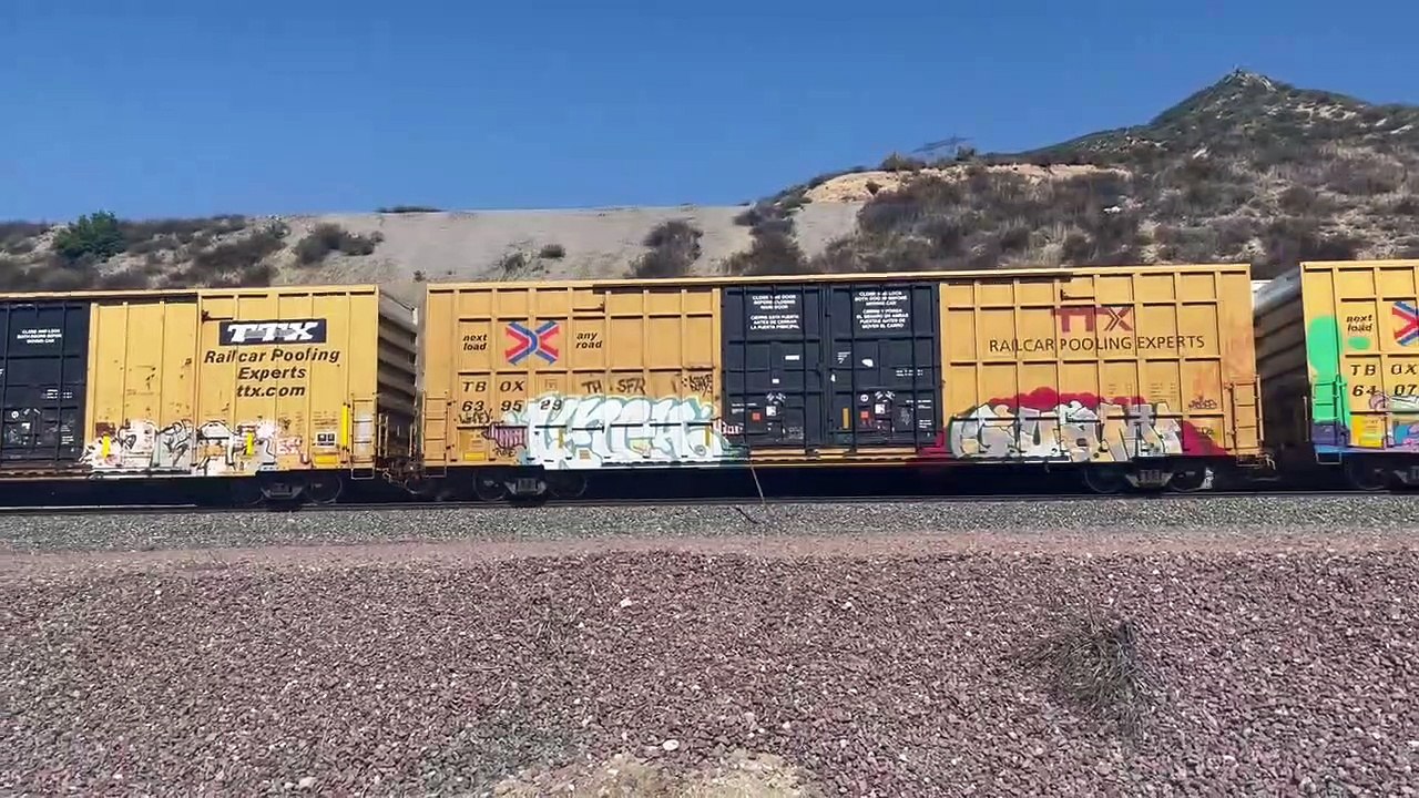 BNSF 5127 Leads Westbound Manifest Meets Eastbound Stack Train at Blue Cut CA