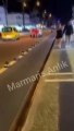 Marmaris'te yolda kalan arabayı kırmızı mayolu üç kadın itti