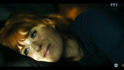 HPI - Karadec complètement nu devant Morgane