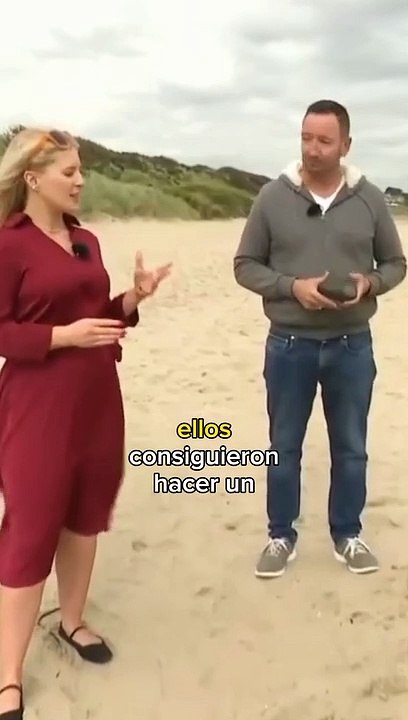 Cavan un hoyo en la arena y la TV piensa que fue un meteorito