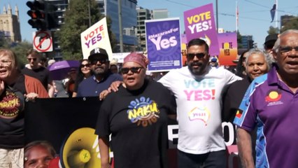 'Yes' campaigners march through streets of Adelaide