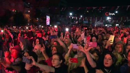 Sultangazi Belediyesi 'Gençofest' Gençlik Festivali'nde Kıraç Konseri