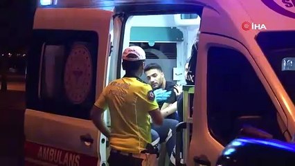 Kartal'da hız yapan araç ağaca çarptı