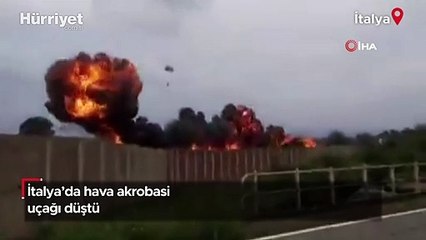 İtalya’da hava akrobasi uçağının düşme anı kamerada