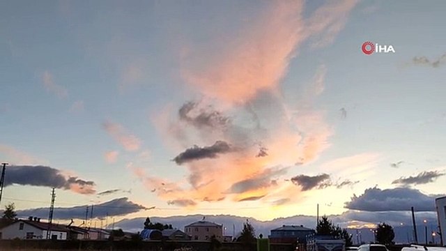 Ardahan'da gökyüzü kızıla boyandı