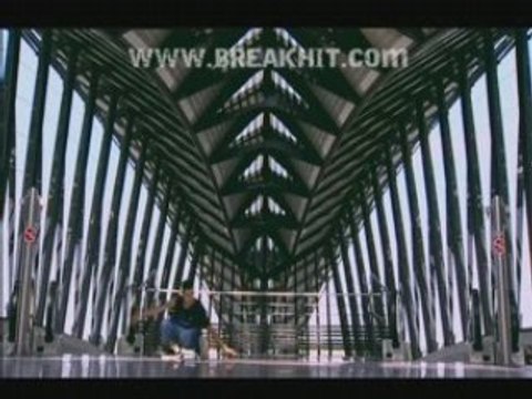 Bboy lilou - creatin est insperation ( hong-ten.skyblog.c