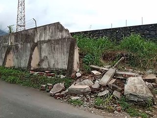 Pagar Stadion Kie Raha Rusak