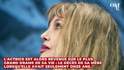 Arielle Dombasle se confie sur le plus grand drame de sa vie : la mort de sa mère