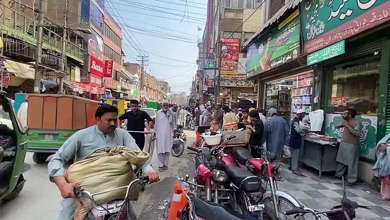 MOUNTAIN OF GOLDEN MEAT PULAO - ZAIQA  AFGHANI CHAWAL - PESHAWARI CHAWAL -Qisa Khwani Bazar Peshawar