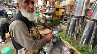 Peshawari Famous Lassi - 2 Old Men Selling Lassi in Peshawar - Peshawari Street Food