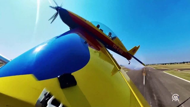 Gökyüzü akrobasi timi Romanya'nın Şahinleri ülke ülke dolaşarak adrenalin yaşatıyor