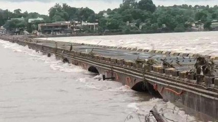 खरगोन: नर्मदा नदी ने दिखाया रौद्र रूप,कई आश्रम जलमग्न,मची अफरातफरी