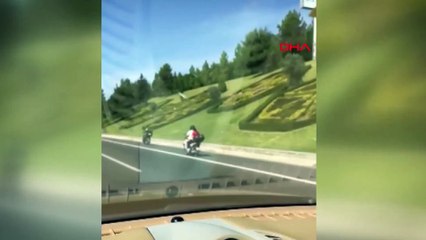 İki ailenin motosikletle tehlikeli yolculuğu